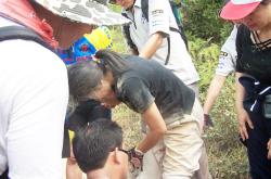 关于国安重伤倒地，拜仁全队围拢祈祷，场面感人的信息